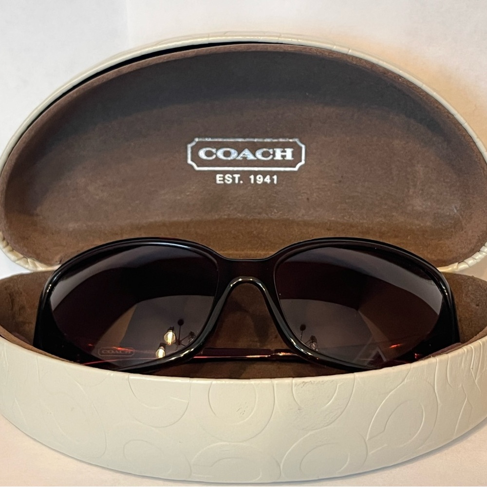 Coach Harriet Sunglasses Brown (S8006)
Comes w/Cream Case & cleaning cloth
